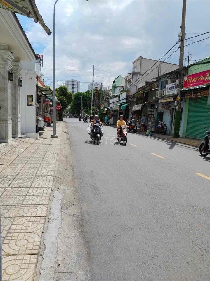 chính chủ bán nhà bãi sậy sau lưng căn mặt tiền nhà còn mới vào ở ngay