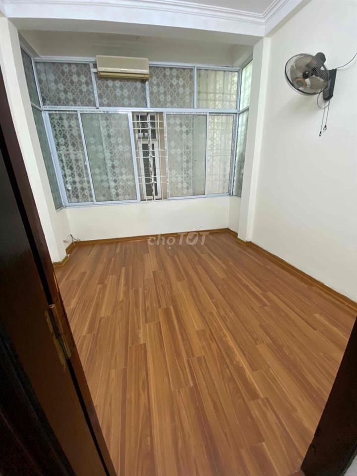 cho thuê nhà riêng 20m2 x 4 tầng 1 tum 3PN : Ngõ 49 Vân Đồn - Bạch Đằn