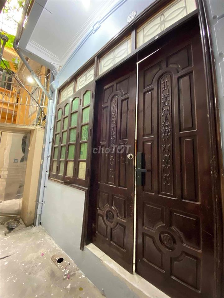cho thuê nhà riêng 20m2 x 4 tầng 1 tum 3PN : Ngõ 49 Vân Đồn - Bạch Đằn