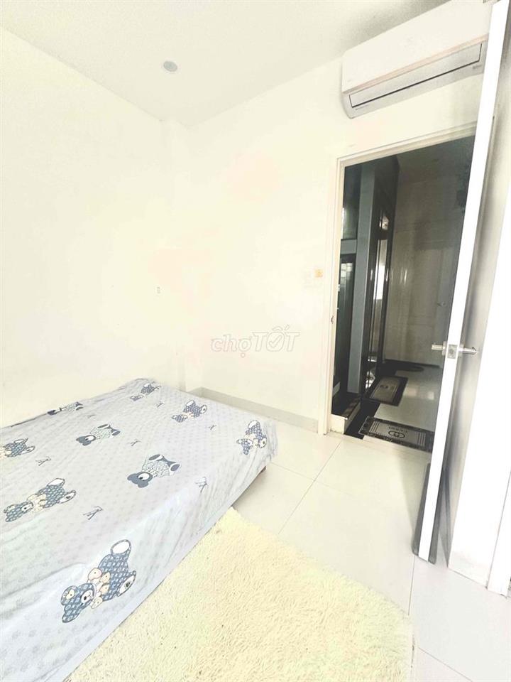 Chính chủ:phòng giờ tự do+đường oto+thang máy, máy lạnh