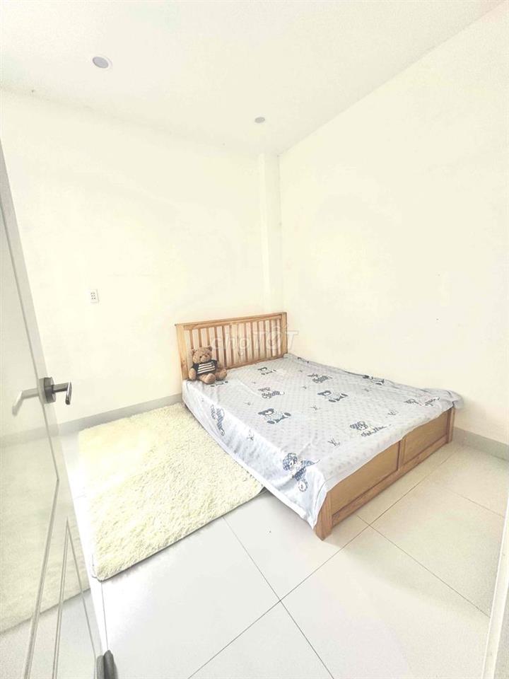 Chính chủ:phòng giờ tự do+đường oto+thang máy, máy lạnh