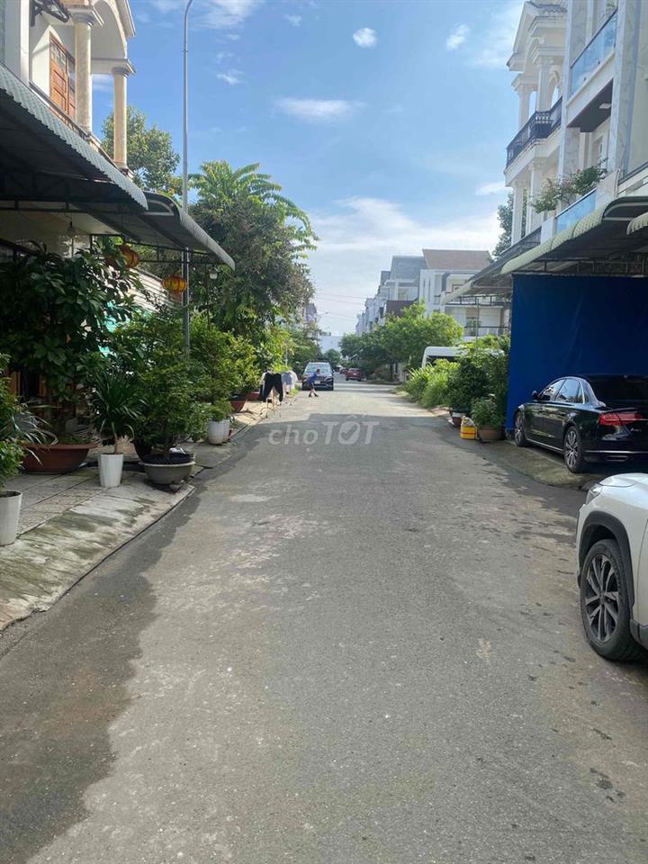 Bán nhà 1 trệt 2 lầu đường 8C2, KDC Hưng Phú 1, TP Cần Thơ