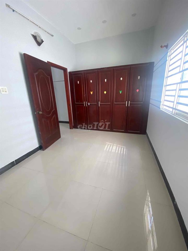 Bán nhà 1 trệt 2 lầu đường 8C2, KDC Hưng Phú 1, TP Cần Thơ