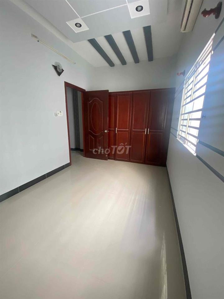 Bán nhà 1 trệt 2 lầu đường 8C2, KDC Hưng Phú 1, TP Cần Thơ