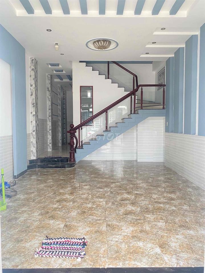 Bán nhà 1 trệt 2 lầu đường 8C2, KDC Hưng Phú 1, TP Cần Thơ