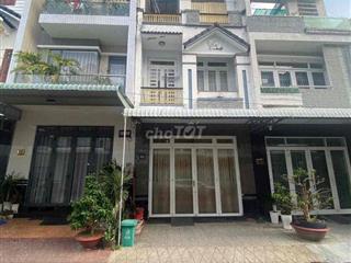 Bán nhà 1 trệt 2 lầu đường 8C2, KDC Hưng Phú 1, TP Cần Thơ
