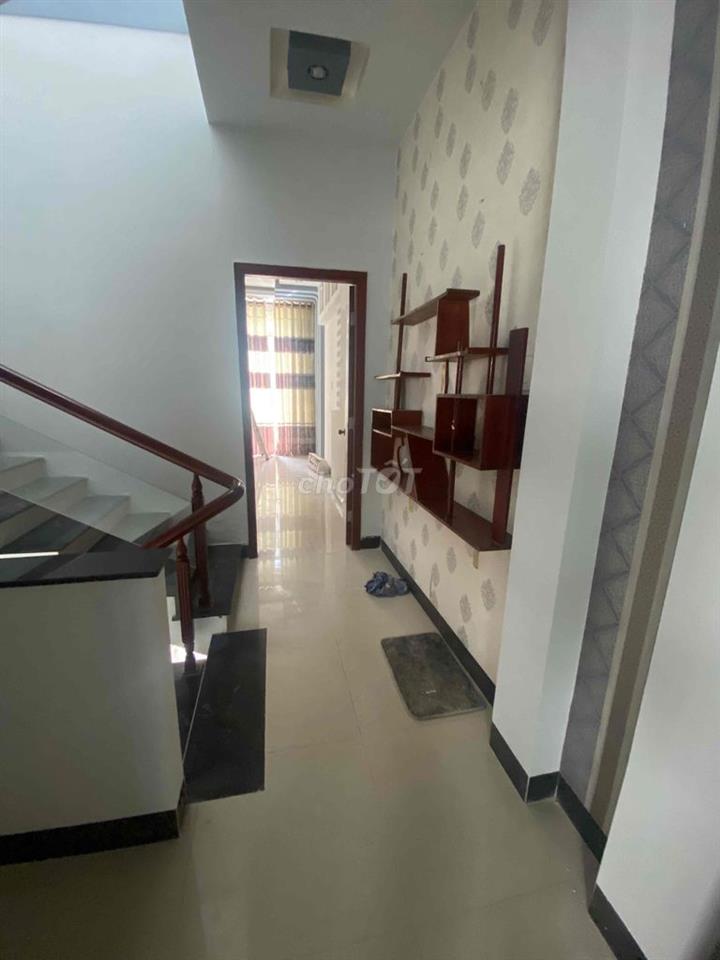 Bán nhà 1 trệt 2 lầu đường 8C2, KDC Hưng Phú 1, TP Cần Thơ