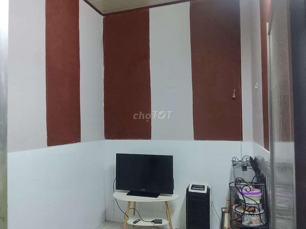 cho nữ thuê phòng nhỏ gọn sạch sẽ 