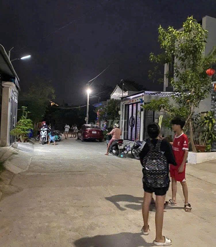 Lô đất hẻm 340 Long Phước dân cư đông đúc gần chợ long phước 