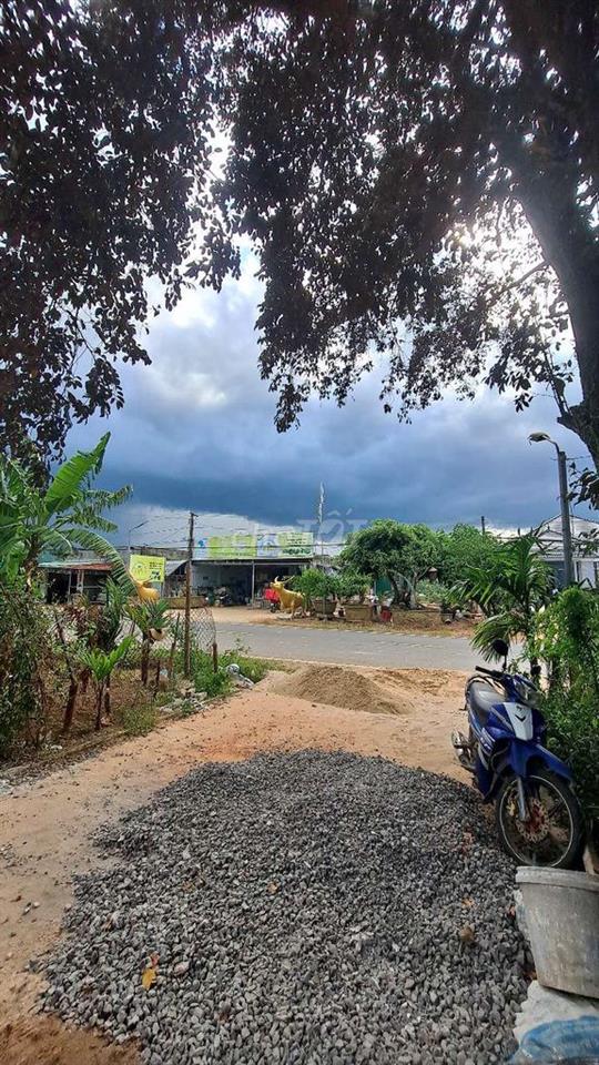 bán đất mặt tiền trung tâm chợ xã Earieng