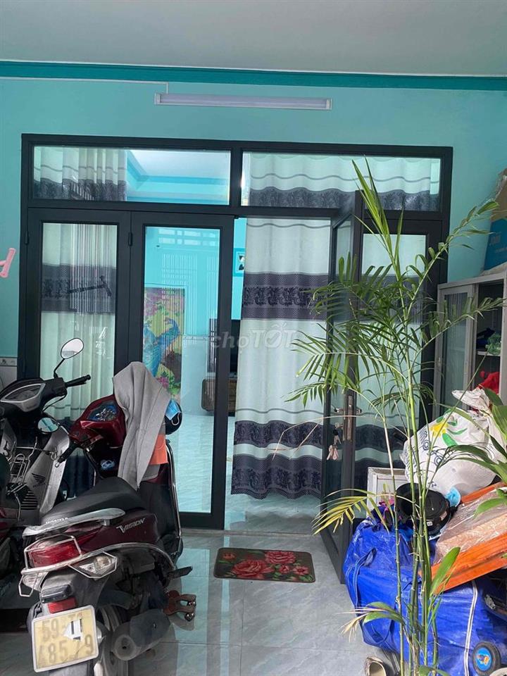 cần bán nhà  để  về quê