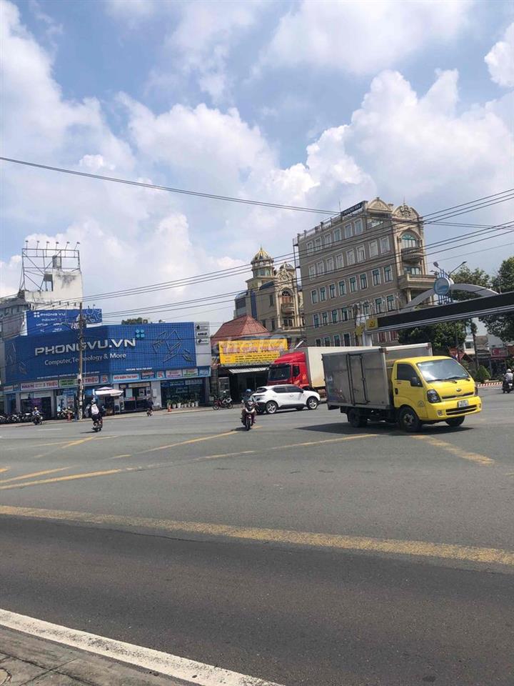 đất siêu rộng, hàng hiếm