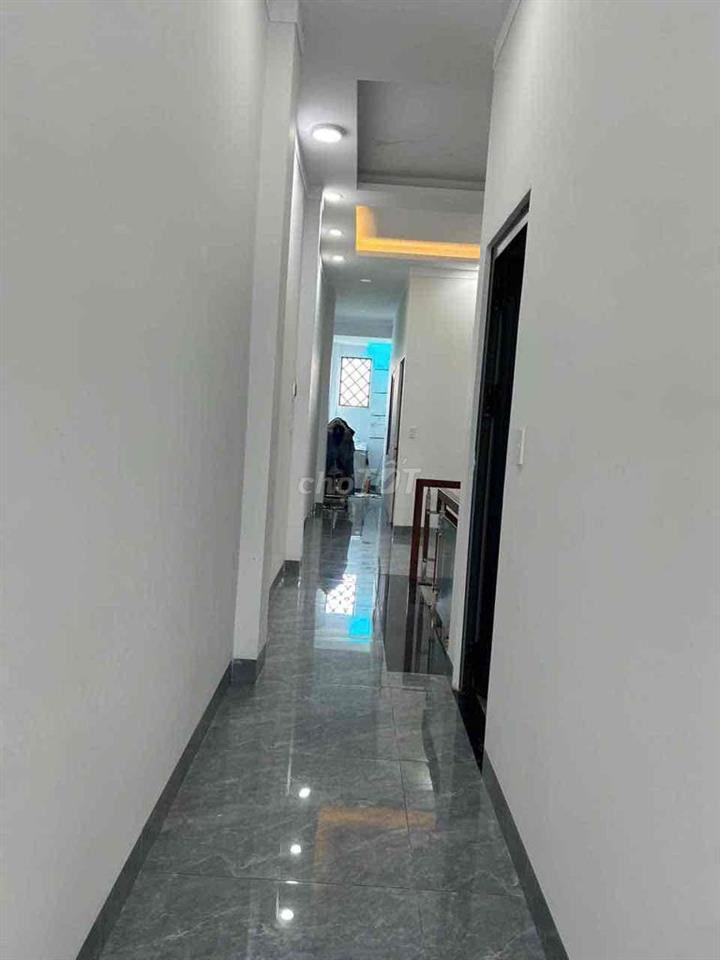 Chính Chủ Bán Nhà Đông Hoà- 1 Trệt 1 lầu sân thượng Oto thoải mái