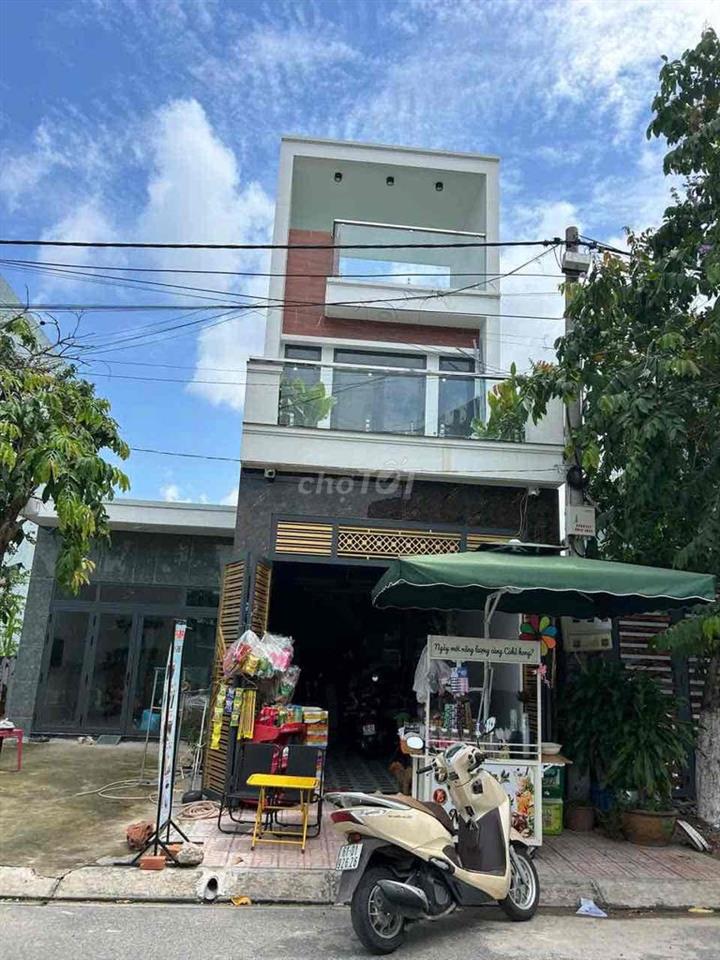 Chính Chủ Bán Nhà Đông Hoà- 1 Trệt 1 lầu sân thượng Oto thoải mái