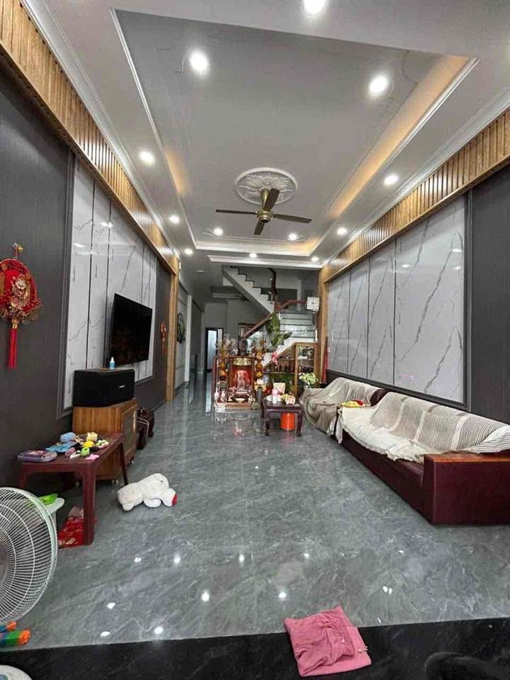 Chính Chủ Bán Nhà Đông Hoà- 1 Trệt 1 lầu sân thượng Oto thoải mái