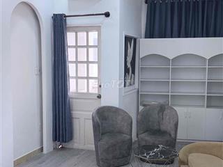 cần cho thuê tầng 2 ngay mặt tiền đường lớn phú nhuận