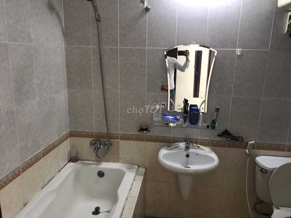 CHO THUÊ CĂN HỘ CHUNG CƯ SCREC 81 M2 2PN GIÁ 14 TR