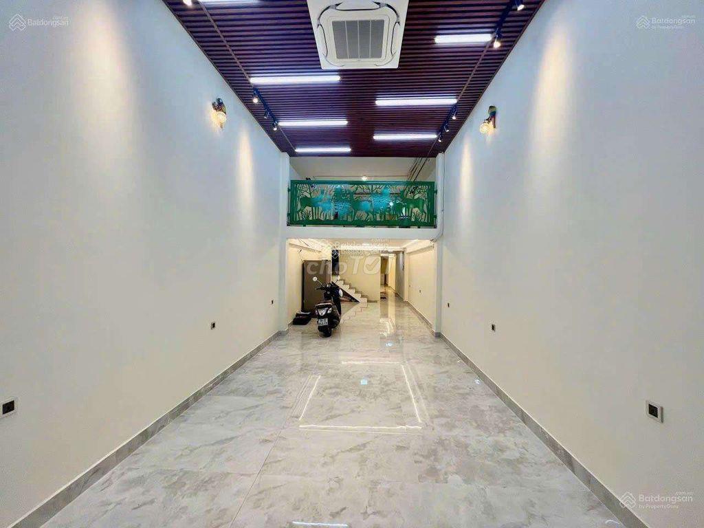CHO THUÊ NHÀ NGUYÊN CĂN 500M² –QUẬN 1