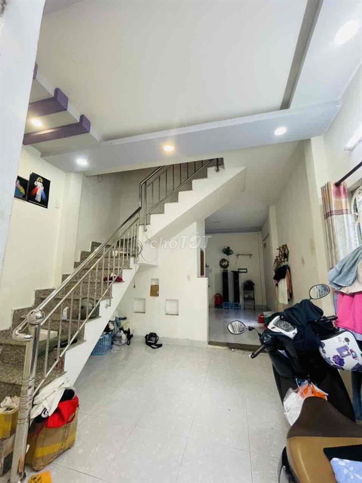 nhà 2 mặt tiền hẻm xe hơi thông thoáng
