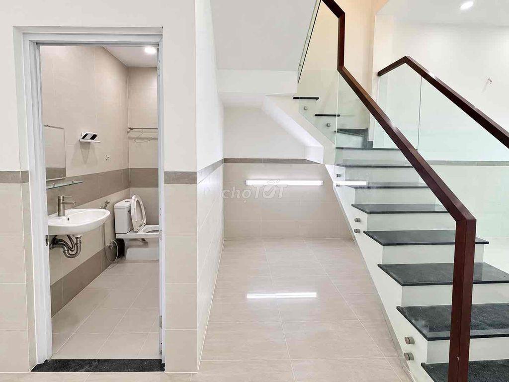 Nhà Nguyên Căn ngay Quốc Lộ 13 mới 100% 2pn2wc