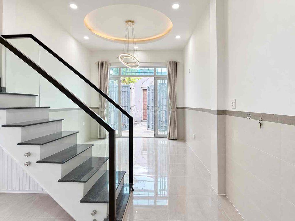 Nhà Nguyên Căn ngay Quốc Lộ 13 mới 100% 2pn2wc