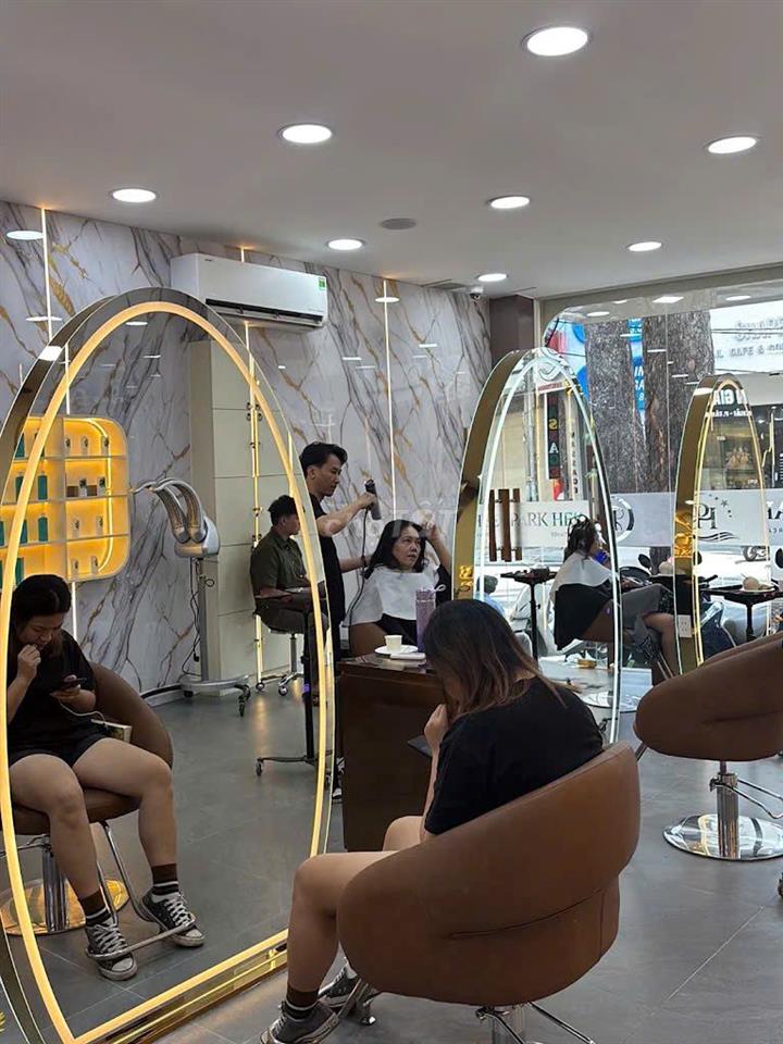 HOT NHÀ NGUYÊN CĂN TRẦN QUANG KHẢI Q1, 7X25M, TRỆT LẦU, GIÁ CHỈ 60TR