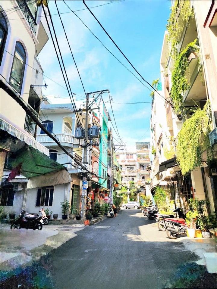 DT 7x10,5m nở 7,4m. HXH (8m) ngay Đường 3/2, P. Bình Thới. Giá tốt