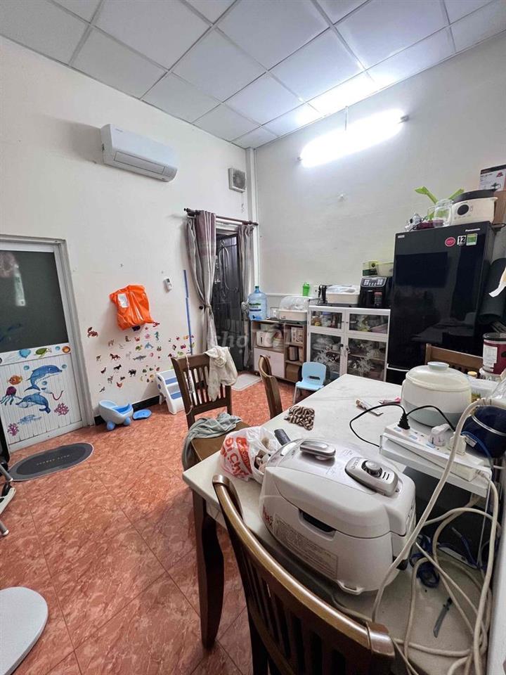nhà hẻm 8m  2 xe hơi tránh nhau
