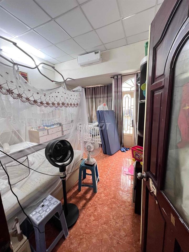 nhà hẻm 8m  2 xe hơi tránh nhau