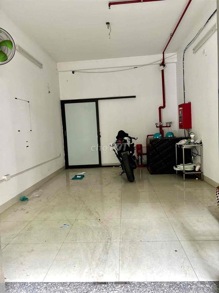 30m2 mặt phố kinh doanh chủ free 3 tháng đầu tiền điện
