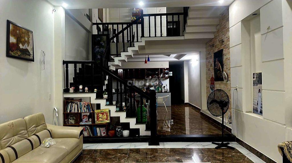 Cần bán nhà 3 tầng cực kiên cố đường Xuân Thiều 10