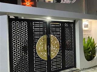 CẦN TIỀN NÊN BÁN CĂN NHÀ 3 TẦNG MỚI XÂY KIÊN CỐ