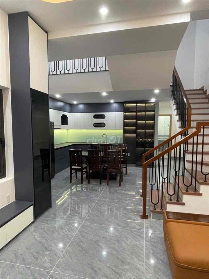 CẦN TIỀN NÊN BÁN CĂN NHÀ 3 TẦNG MỚI XÂY KIÊN CỐ