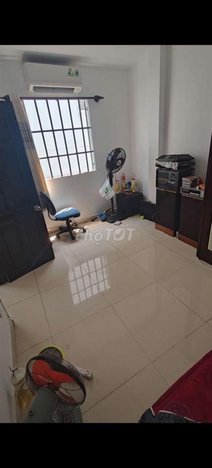 Hiếm có nhà căn góc Ngay Trung tâm quận 7