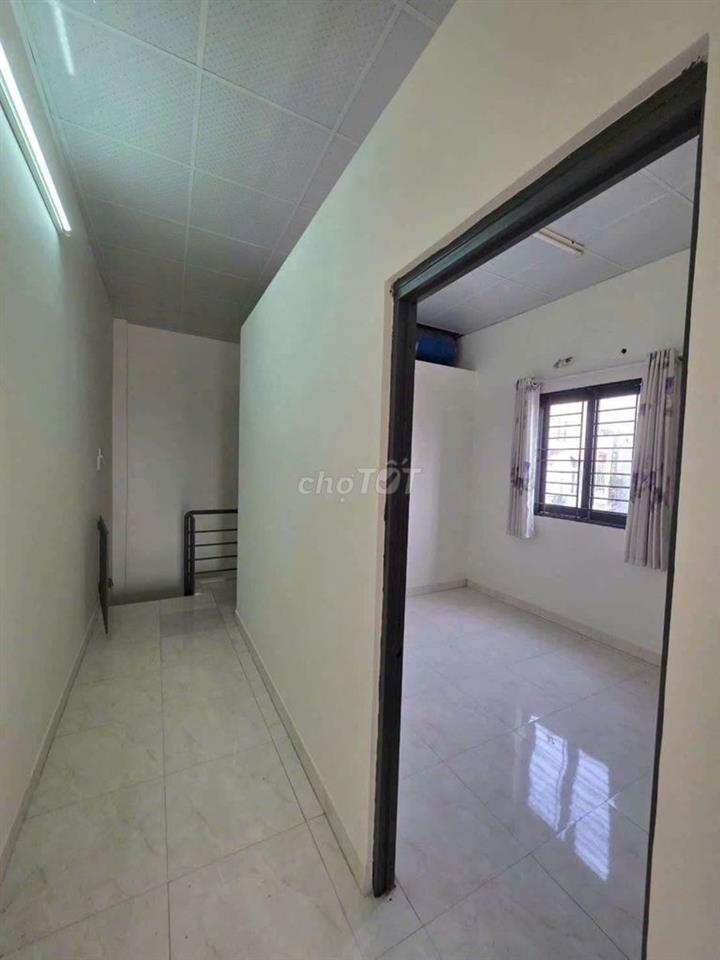 DT: 4×12m 1 Lầu có 3PN 2WC
Đường thông, sân 3m x12m