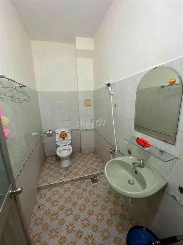 ngang 4m dài 8m 
MBKD  chợ Hồ Trọng Quý, 