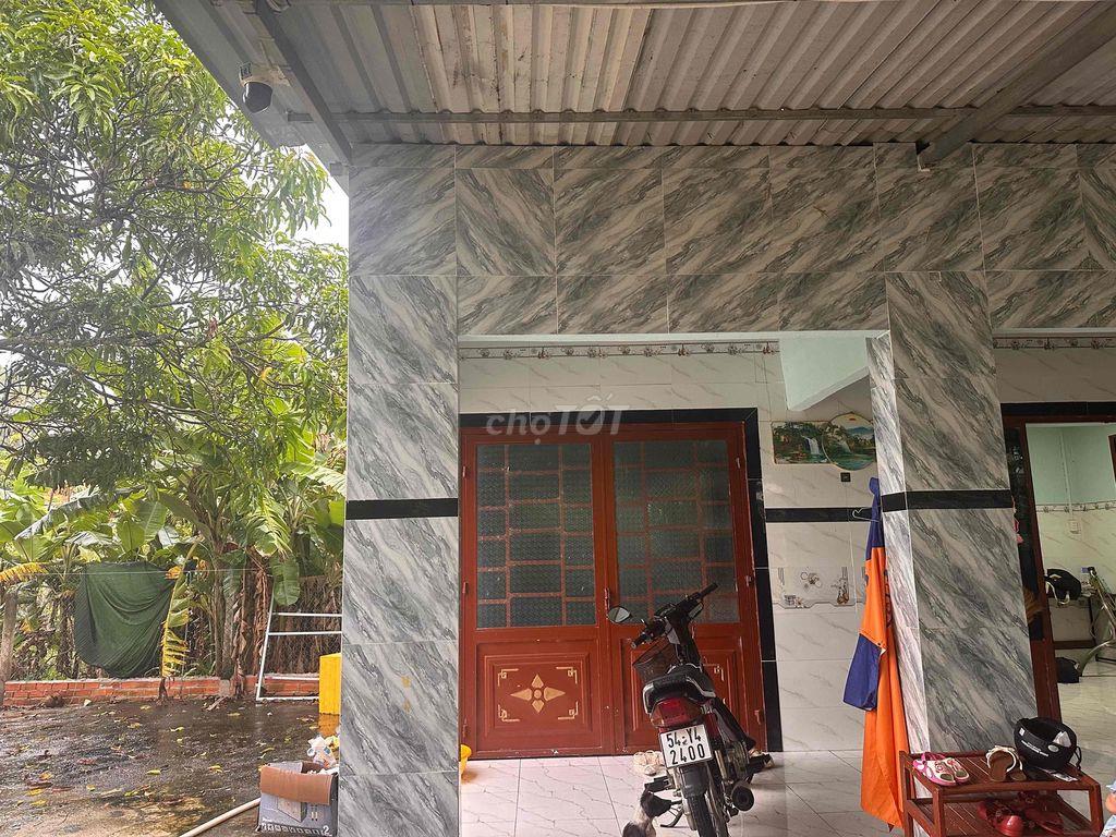 cần bán đất luôn nhà như hình,tổng diện tích đất gần 500m2