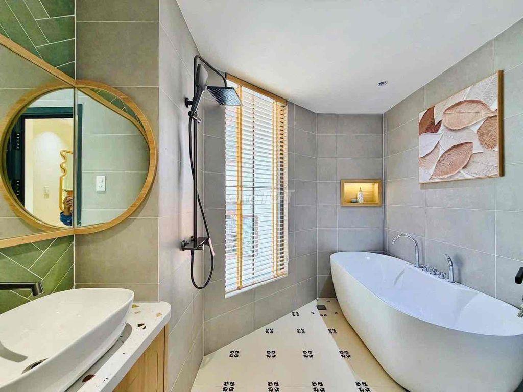 Nhà xây mới siêu đẹp gần trường Nguyễn Du