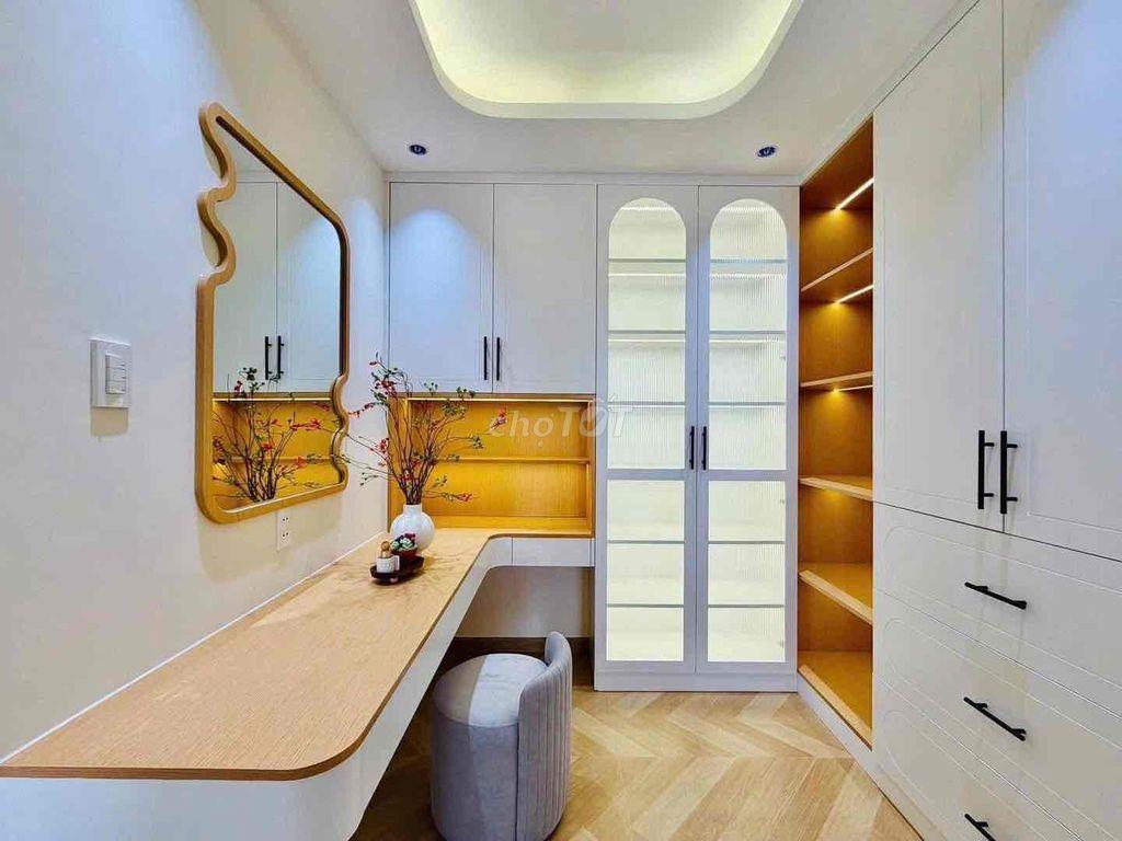 Nhà xây mới siêu đẹp gần trường Nguyễn Du