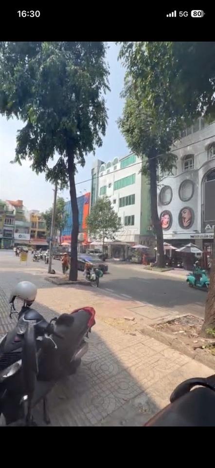 Mặt tiền Phạm Ngọc Thạch 100m2