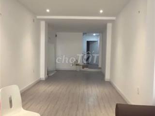 Mặt tiền Phạm Ngọc Thạch 100m2