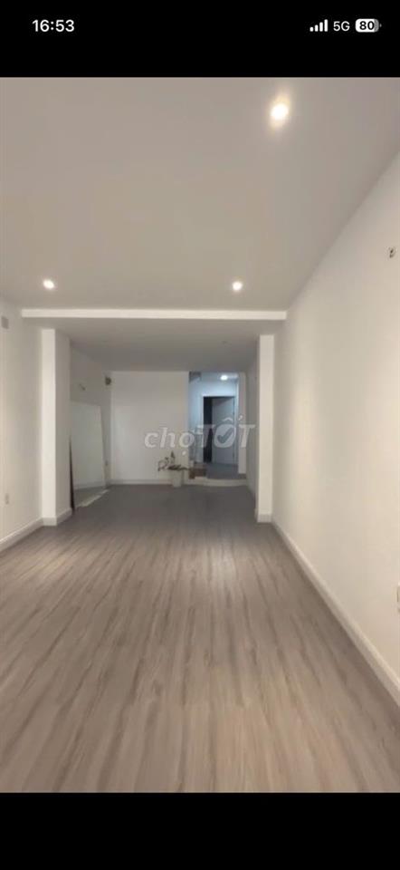 Mặt tiền Phạm Ngọc Thạch 100m2