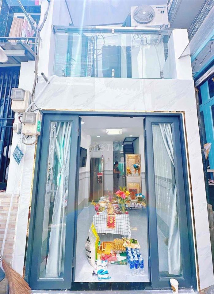 e chính chủ cần bán nhà mới tôn đản q4 còn thương lượng ac thiện chí