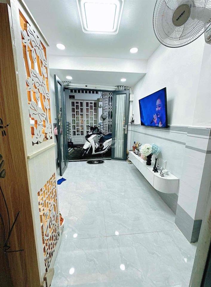 e chính chủ cần bán nhà mới tôn đản q4 còn thương lượng ac thiện chí