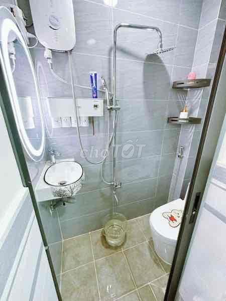 e chính chủ cần bán nhà mới tôn đản q4 còn thương lượng ac thiện chí