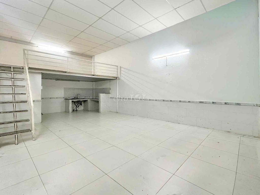 CHO THUÊ MẶT BẰNG NGAY CHÂN CHUNG CƯ LÊ THÀNH-HỒ VĂN LONG-BÌNH TÂN  Dt
