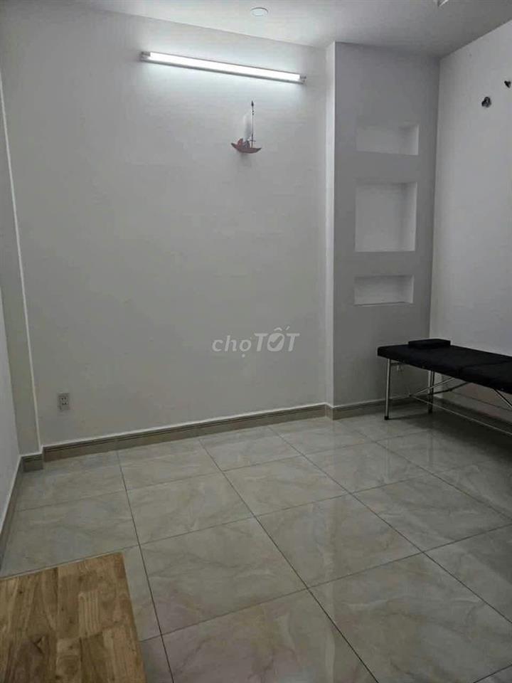 Cho nữ thuê 1 phòng