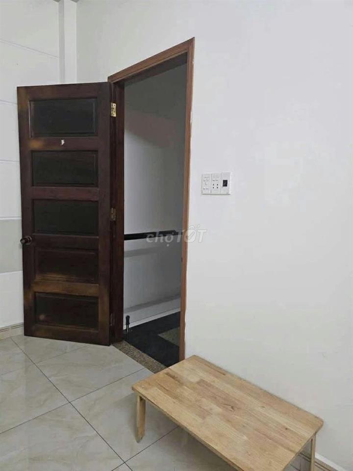 Cho nữ thuê 1 phòng