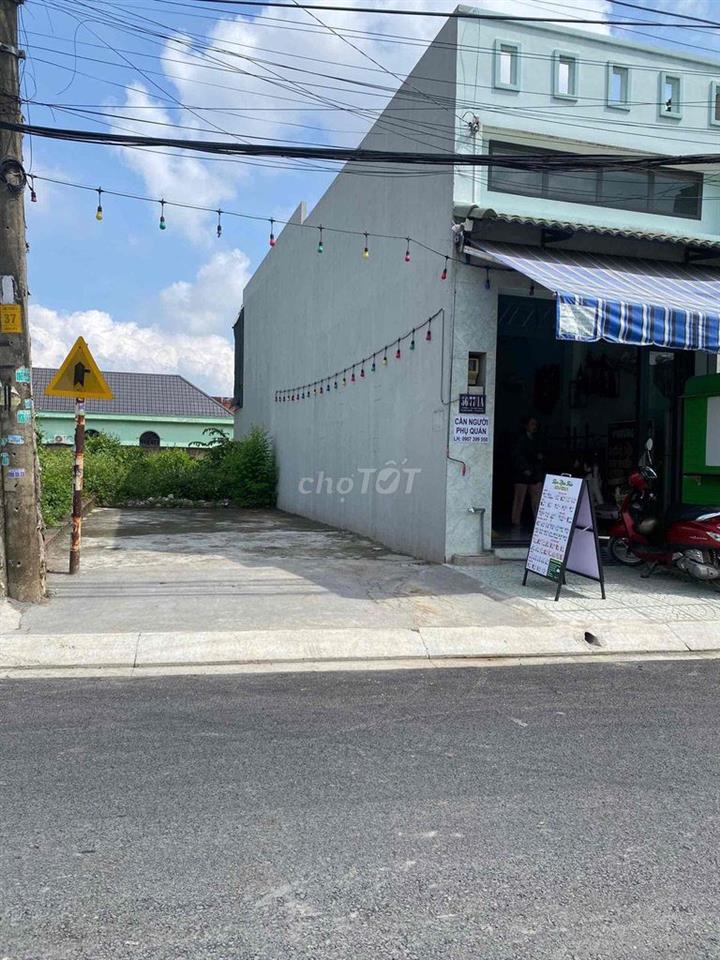 Tôi cần bán đất mặt đường số 8 gần chợ Long Phước, Hồ Chí Minh.
