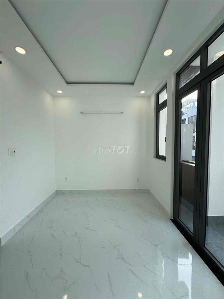 Cần bán nhà riêng gần đại học Luật phường Long Phước, tp Hồ Chí Minh.